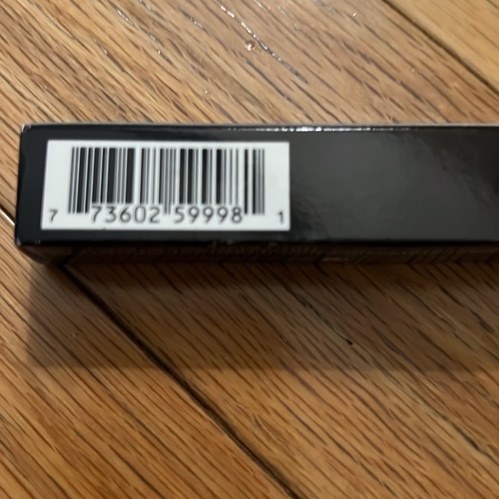 MAC Hydrating Liquid Lipstick Love Me Lipcolour *ADORE ME* / .10 oz / NIB - Picture 4 of 4